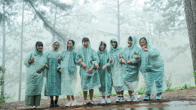 Tròng kính cận đi mưa: Giải pháp cho người làm việc ngoài trời