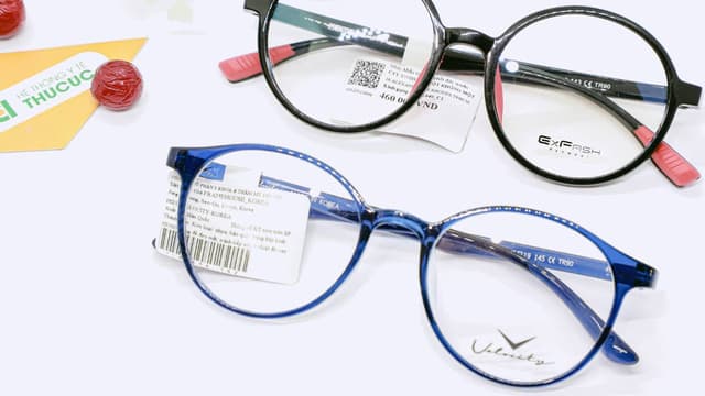 Tròng kính cận không trầy: Lựa chọn tối ưu khi dùng kính mắt