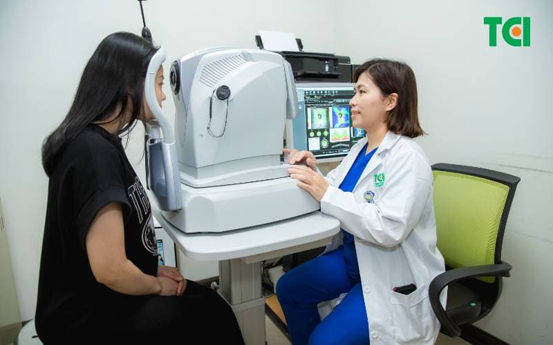 Tròng kính cận màu đắt không