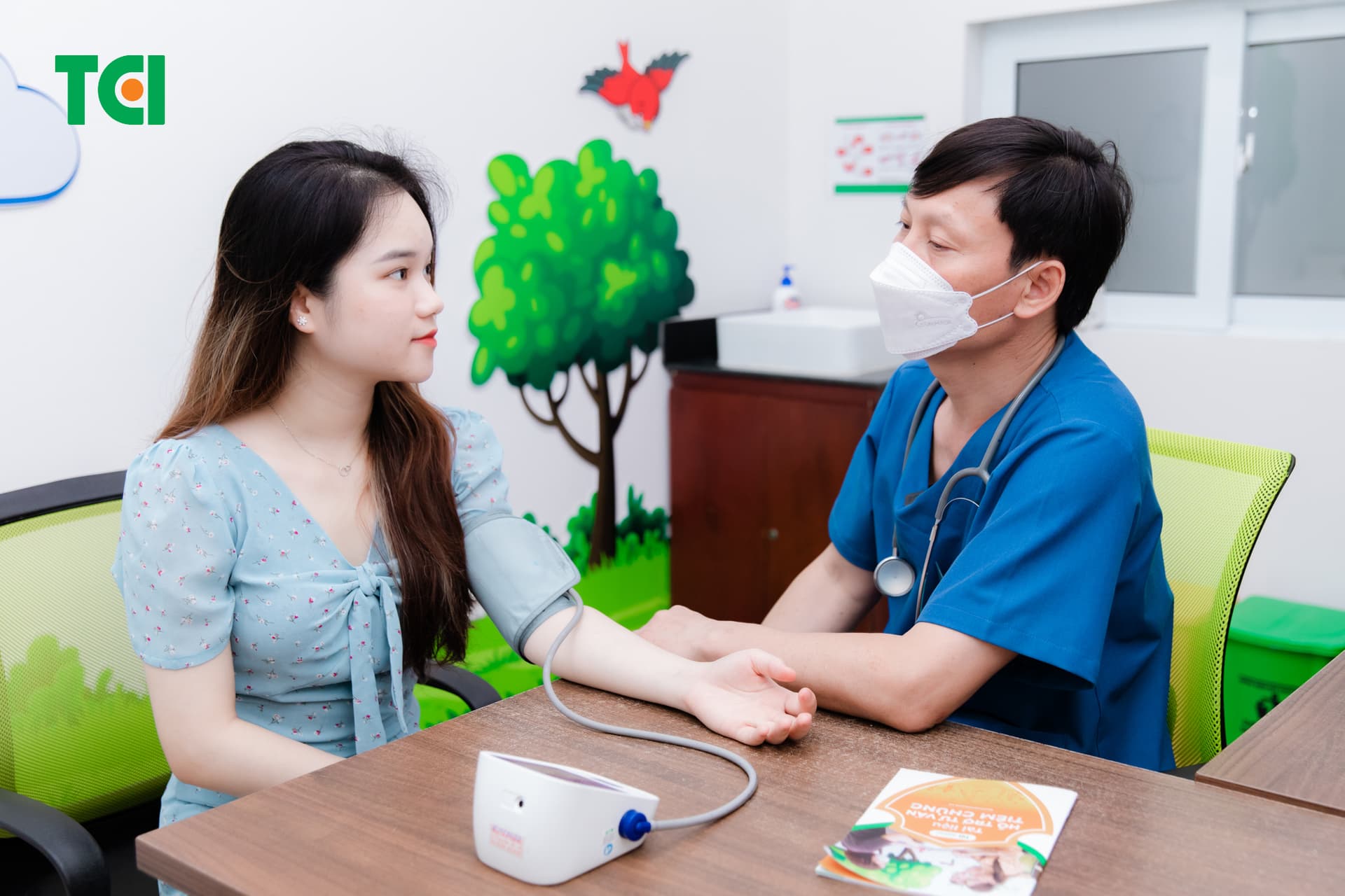 Cần theo dõi ít nhất 30 phút sau tiêm để lắng nghe phản ứng của cơ thể