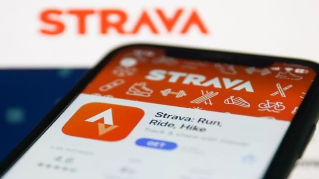 Đo khoảng cách bằng ứng dụng Strava khi đi bộ đường dài