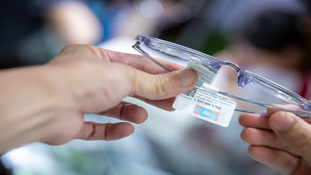 Cắt kính cận uy tín: Lựa chọn hoàn hảo cho tầm nhìn sắc nét