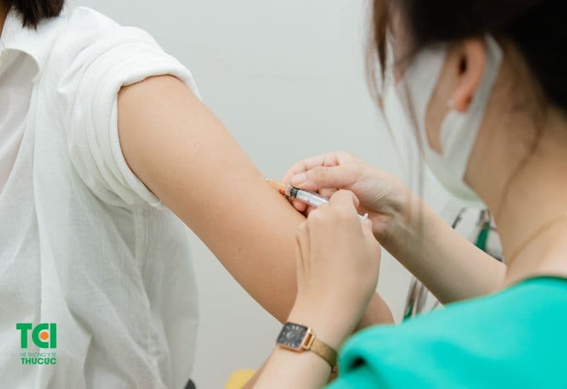 Giải đáp chi tiết thắc mắc: Có nên tiêm vắc-xin trước khi mang thai hay không?