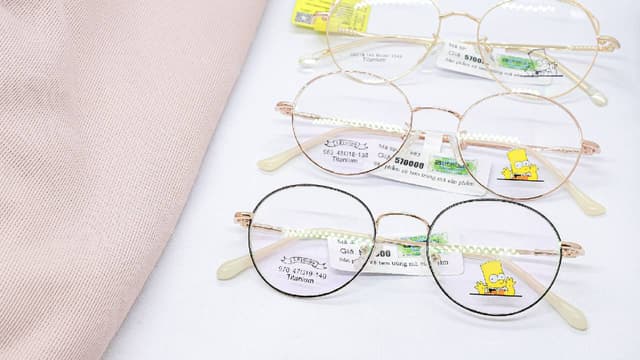 Giá tiền cắt kính cận – Những điều cần biết để lựa chọn đúng