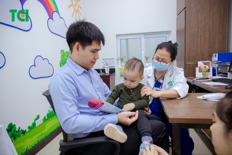 Giai đoạn từ 12 đến 24 tháng tuổi là thời điểm quan trọng trong lịch tiêm phòng của trẻ vì nhiều mũi tiêm được thực hiện trong khoảng thời gian này