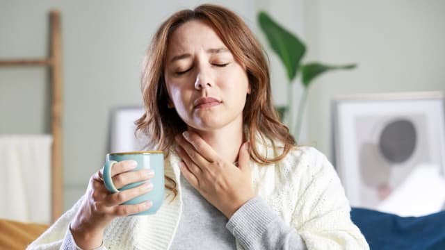 Lý giải nuốt nước bọt cảm giác bị vướng nguy hiểm không