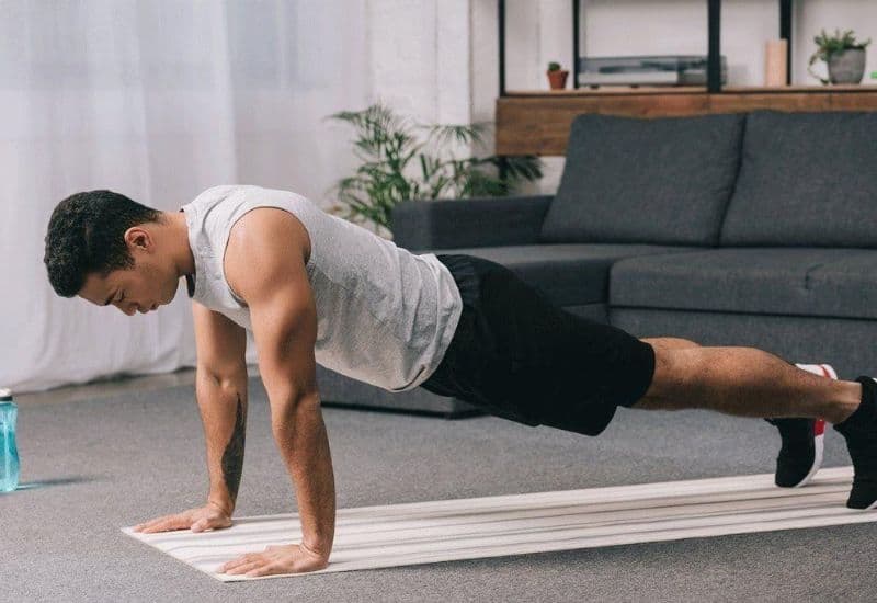 Các dụng cụ hỗ trợ các gymer tập luyện tại nhà