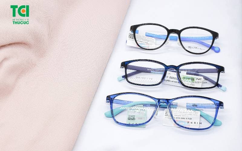 Giải đáp Thay tròng kính cận bao nhiêu tiền