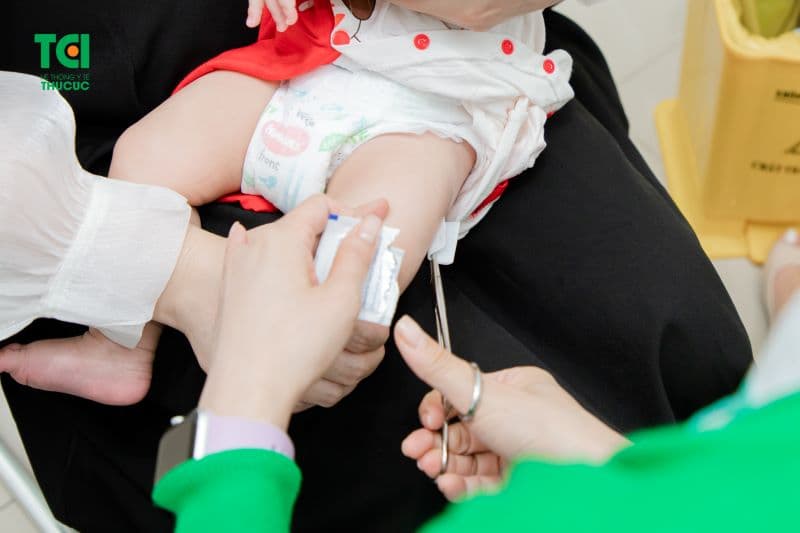 Theo chương trình tiêm chủng mở rộng, trẻ em là nhóm đối tượng cần được tiêm ngừa uốn ván từ sớm.