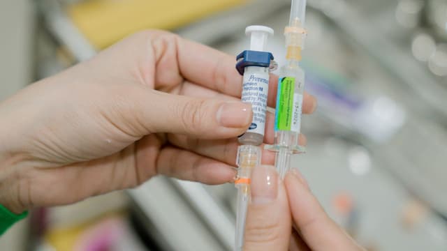 Ưu điểm vượt trội của 6 trong 1 so với tiêm dịch vụ mũi 5 trong 1