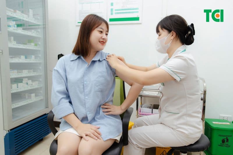 Khi tiêm vắc-xin Avaxim 80 UI, cơ thể sẽ nhận diện các thành phần của virus viêm gan A đã được bất hoạt.