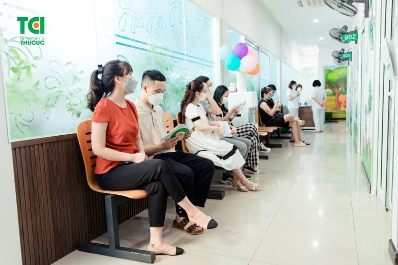 tiêm vacxin cho người nước ngoài