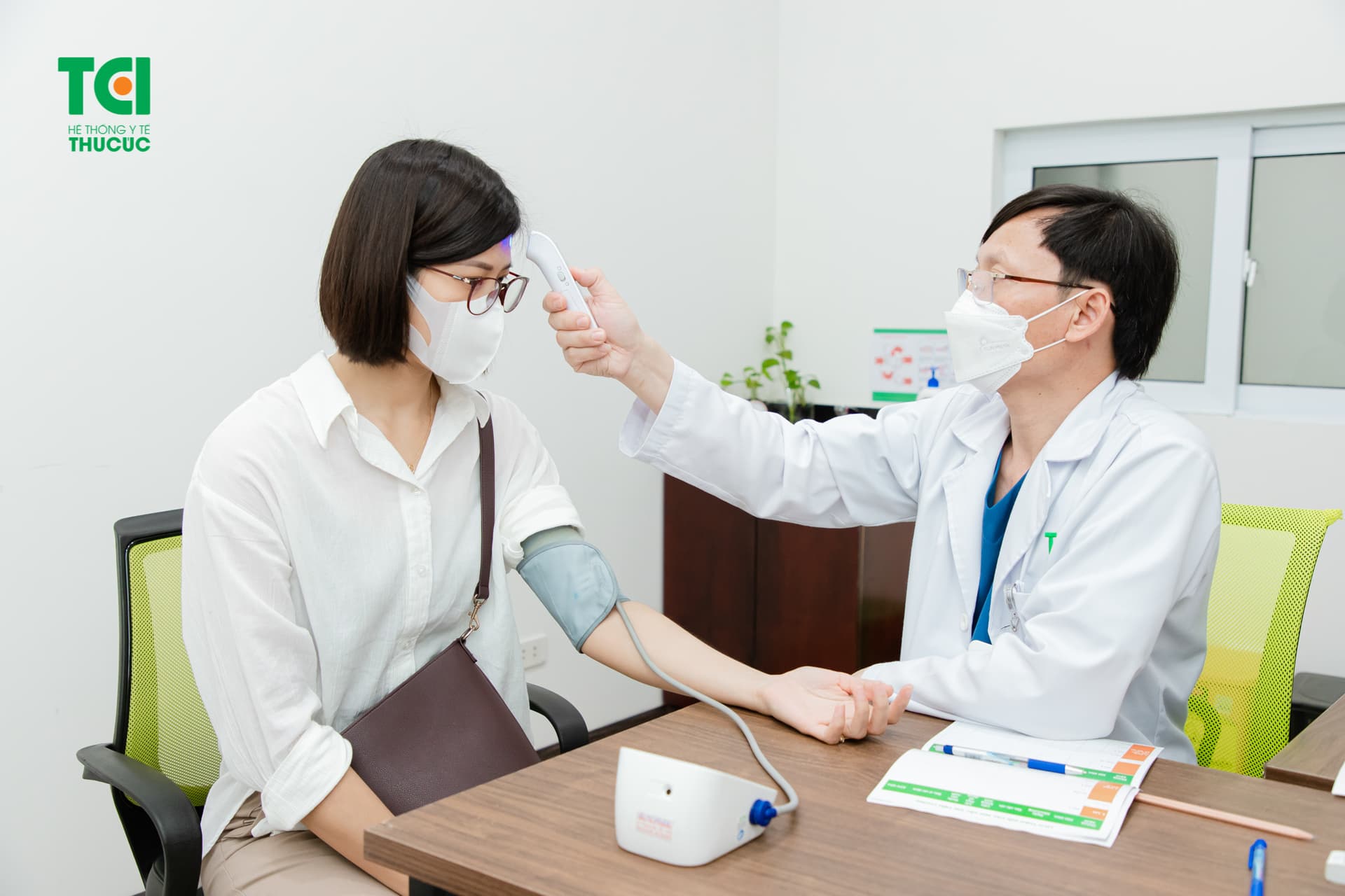 Cần đến thăm khám ngay với bác sĩ nếu có biểu hiện bất thường sau tiêm