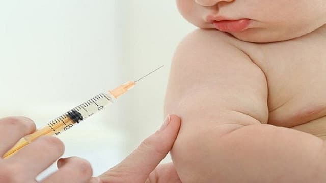 2 Loại vacxin cần tiêm cho trẻ sơ sinh trong 1 tháng đầu đời