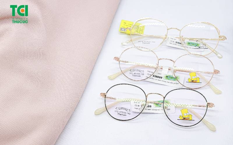 Tròng kính cận giá rẻ tốt không