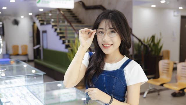 Cẩm nang chọn tròng kính đẹp, chất lượng cho bạn