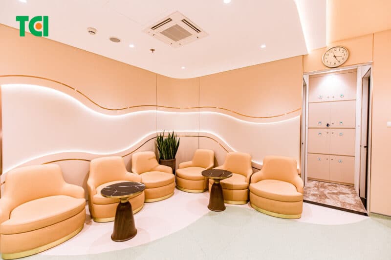 Khu vực tiếp đón – tư vấn chung, không gian được thiết kế tiện nghi, đẳng cấp
