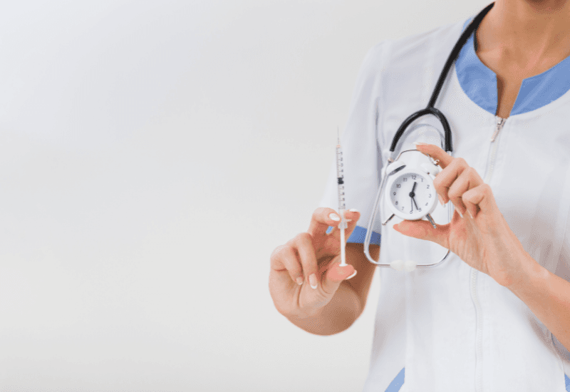 Theo dõi sau tiêm là một phần không thể thiếu trong đảm bảo an toàn tiêm chủng.