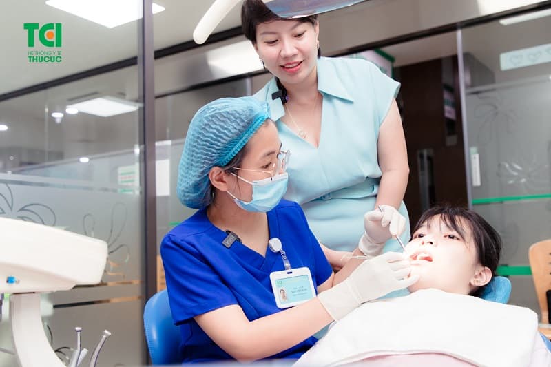 Bao nhiêu tuổi thì niềng răng được