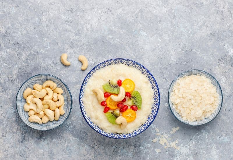 Ăn uống đủ chất, đặc biệt là các thực phẩm giàu vitamin C, protein và chất xơ.