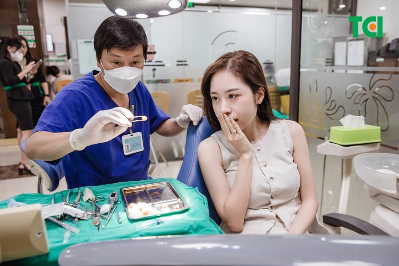 chi phí khám răng khôn