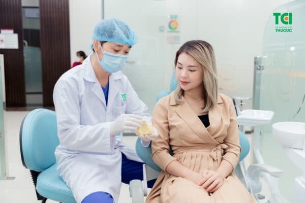 bọc răng sứ thu cúc