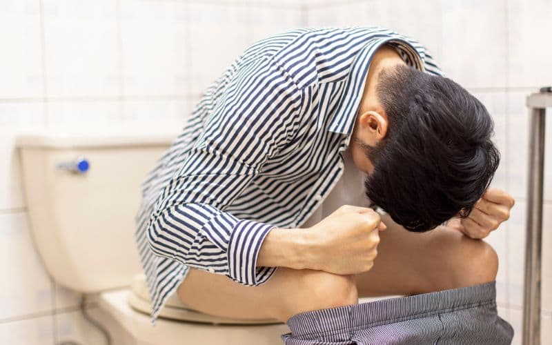 Táo bón là một trong những yếu tố tăng nguy cơ mắc trĩ - Điều trị bệnh trĩ