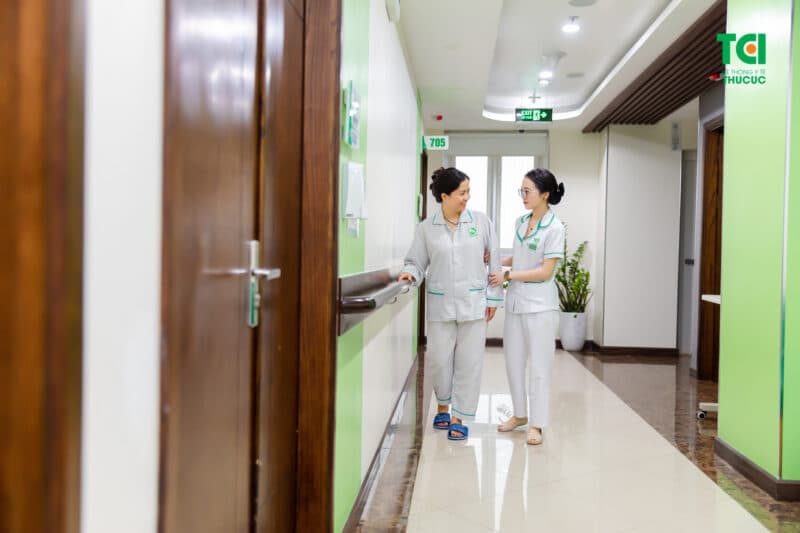 Nhân viên y tế thân thiện, nhiệt tình và sẵn sàng hỗ trợ