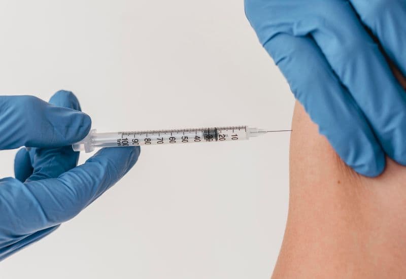 Lưu ý quan trọng cho người không có phản ứng sau khi tiêm vắc-xin