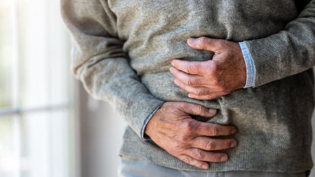 Nguyên nhân ợ nóng? Giải mã ngay để bảo vệ sức khỏe!