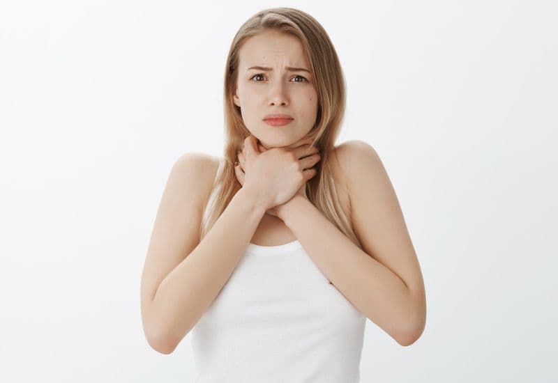 nuốt bị nghẹn ở cổ