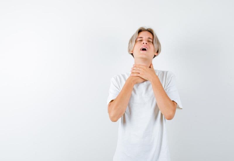 Nuốt nghẹn ở cổ