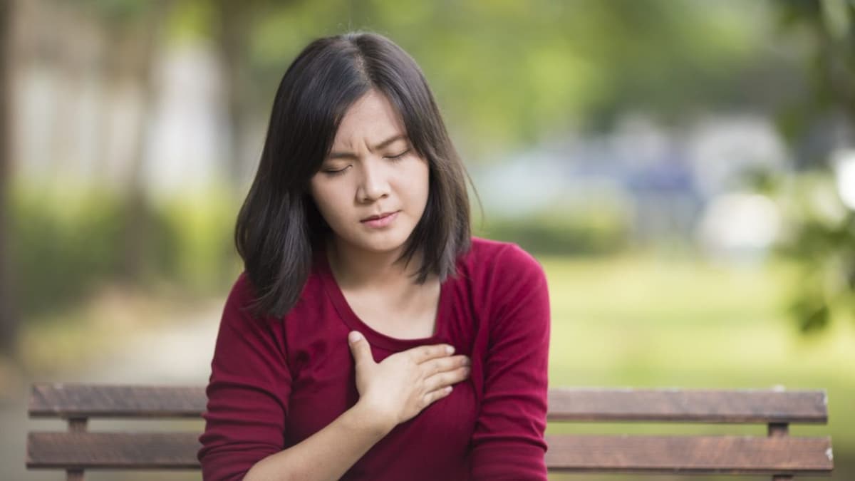 Ợ chua buổi sáng: Triệu chứng nhỏ, nguy cơ lớn?