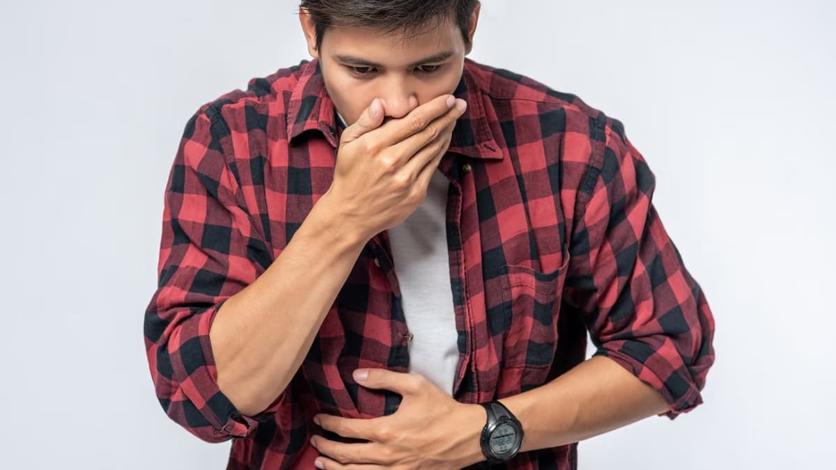 Ợ chua trào ngược dạ dày: Cách nhận biết và xử lý