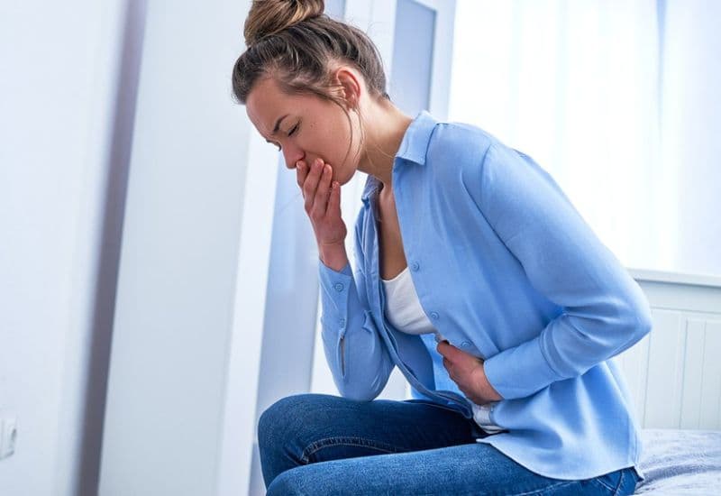 Ợ chua và buồn nôn