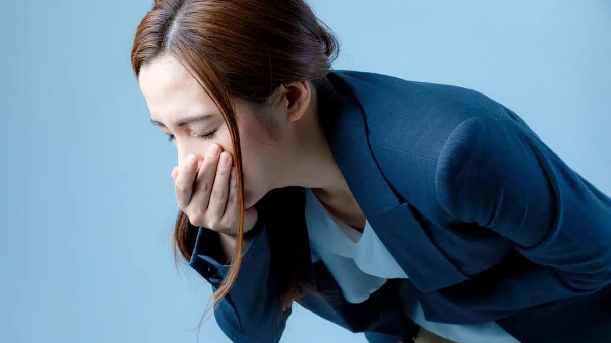 Ợ chua và buồn nôn: Dấu hiệu cảnh báo bệnh gì?