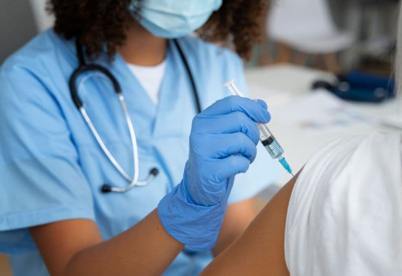 Tiêm vắc-xin bị ngứa do phản ứng của hệ miễn dịch