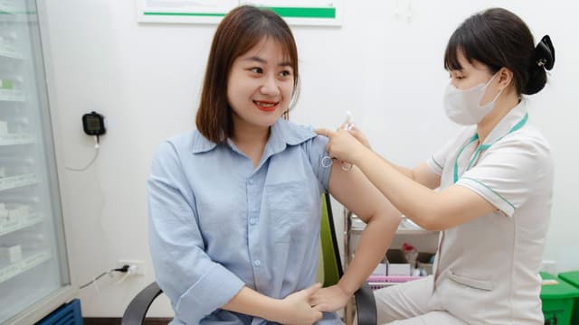 Những điều cần biết về quan hệ tình dục sau khi tiêm vắc-xin