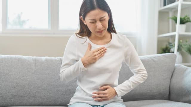 Vì sao trào ngược dạ dày gây tức ngực khó thở