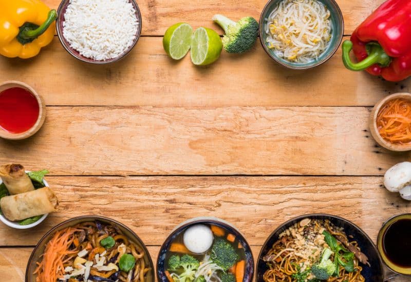 Ưu tiên các bữa ăn đa dạng, giàu protein, vitamin và khoáng chất.