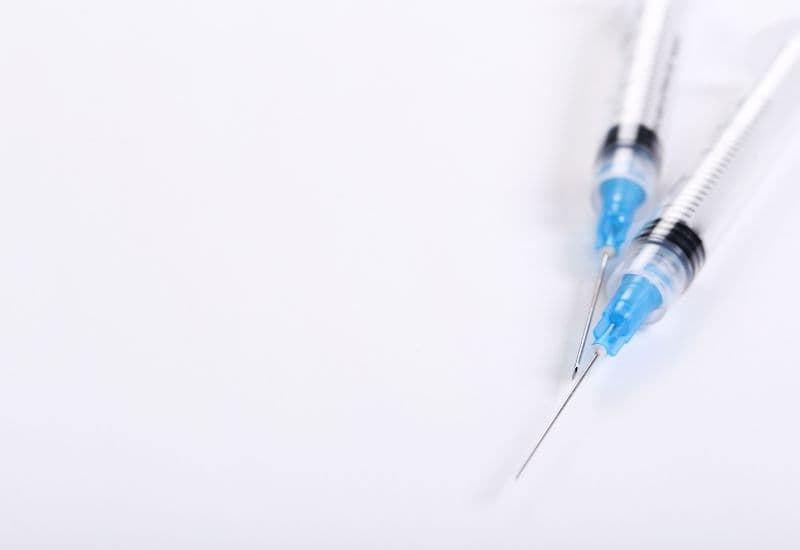 Vắc-xin ComBE Five, sản xuất bởi Công ty Biological E. Limited (Ấn Độ), được đưa vào Chương trình TCMR của Việt Nam từ cuối năm 2018.