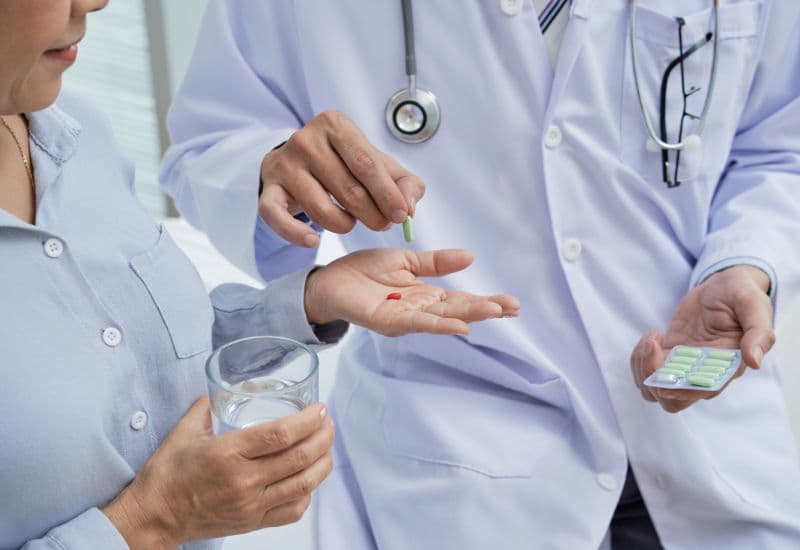 Từ giảm chi phí y tế đến tạo điều kiện thuận lợi cho tăng trưởng kinh tế, vắc-xin có tác động sâu sắc đến nhiều khía cạnh của đời sống.