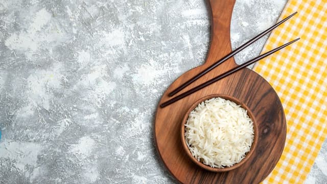 1 Bát cơm bao nhiêu calo: Tìm hiểu giá trị dinh dưỡng của cơm