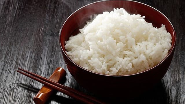 Giải mã vấn đề dinh dưỡng: 1 chén cơm bao nhiêu calo