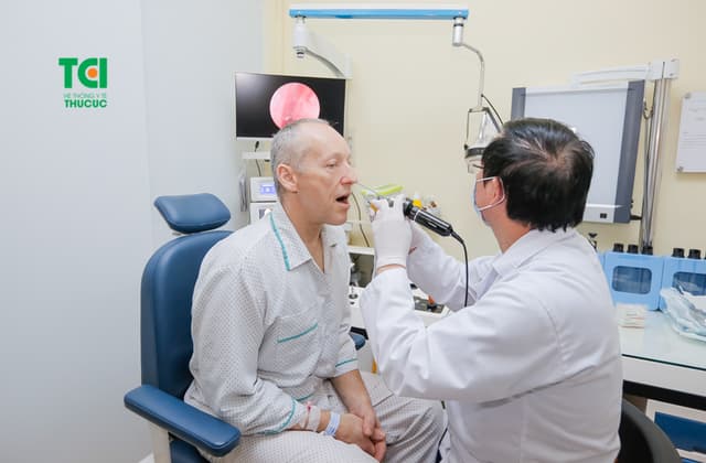 Tầm soát ung thư bằng phương pháp nội soi tai mũi họng 