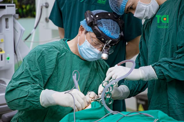 Phẫu thuật cắt cuốn mũi