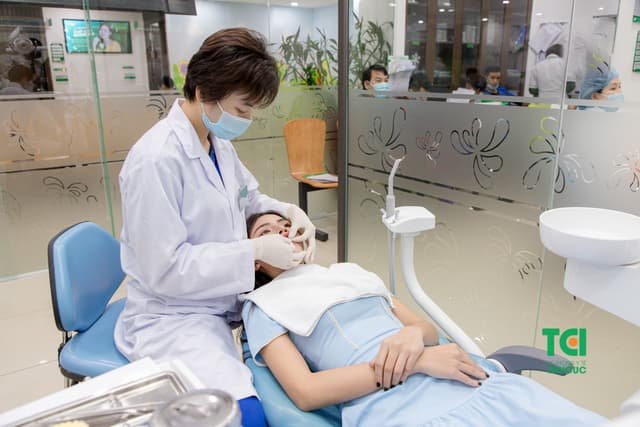 Dán sứ Veneer tại Hệ thống Y Tế Thu Cúc TCI