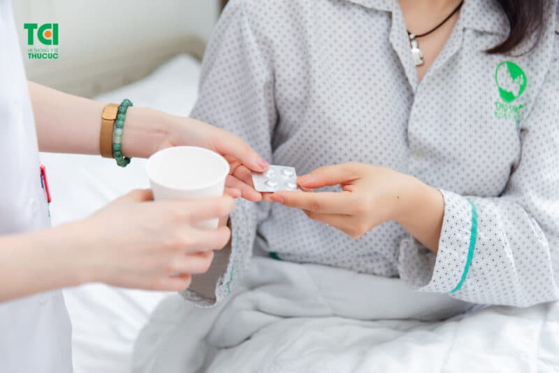 người bệnh cần tuyệt đối tuân thủ phác đồ điều trị để đảm bảo an toàn 