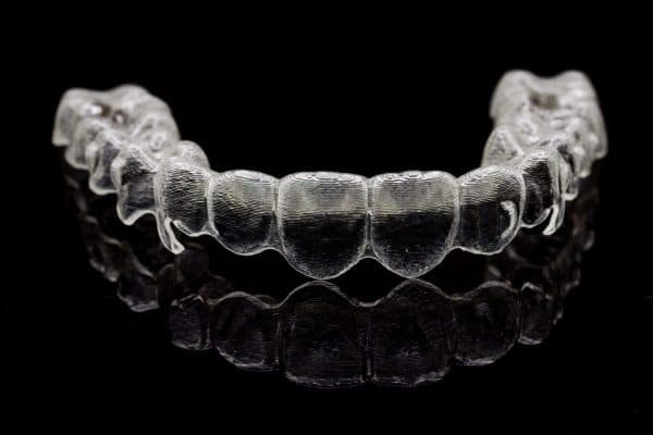 Niềng răng trong suốt Reveal Clear Aligners