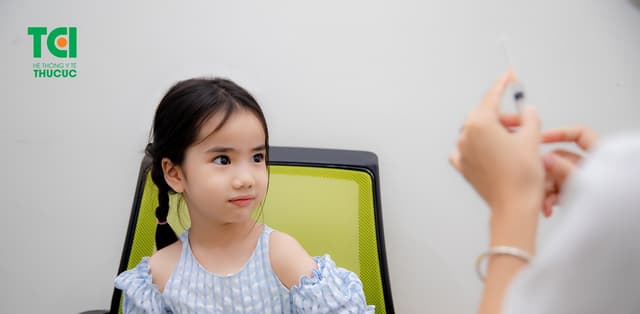 Các mũi tiêm phòng dịch vụ cho trẻ từ 9 tuổi bố mẹ nên chú ý